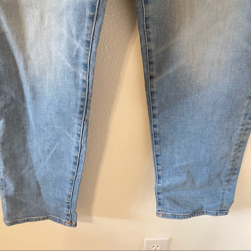American Eagle Outfitters Athletic Airflex+ Light Wash 31x30 - Picture 5 of 11